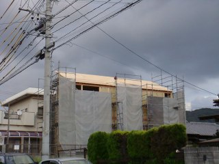 屋根下地板